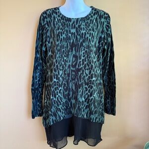 LOGO by Lori Goldstein Green and Black Patterned Sweater Sizes M